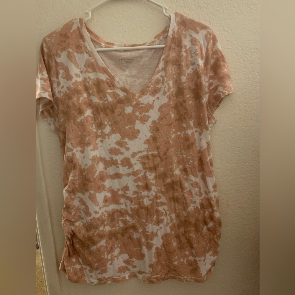 Women’s Maternity V-neck Short Sleeve top pink/white  size large NWOT